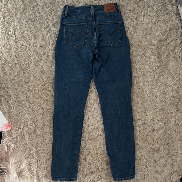 High Rise Levi Skinny Jeans - Picture 2 of 2